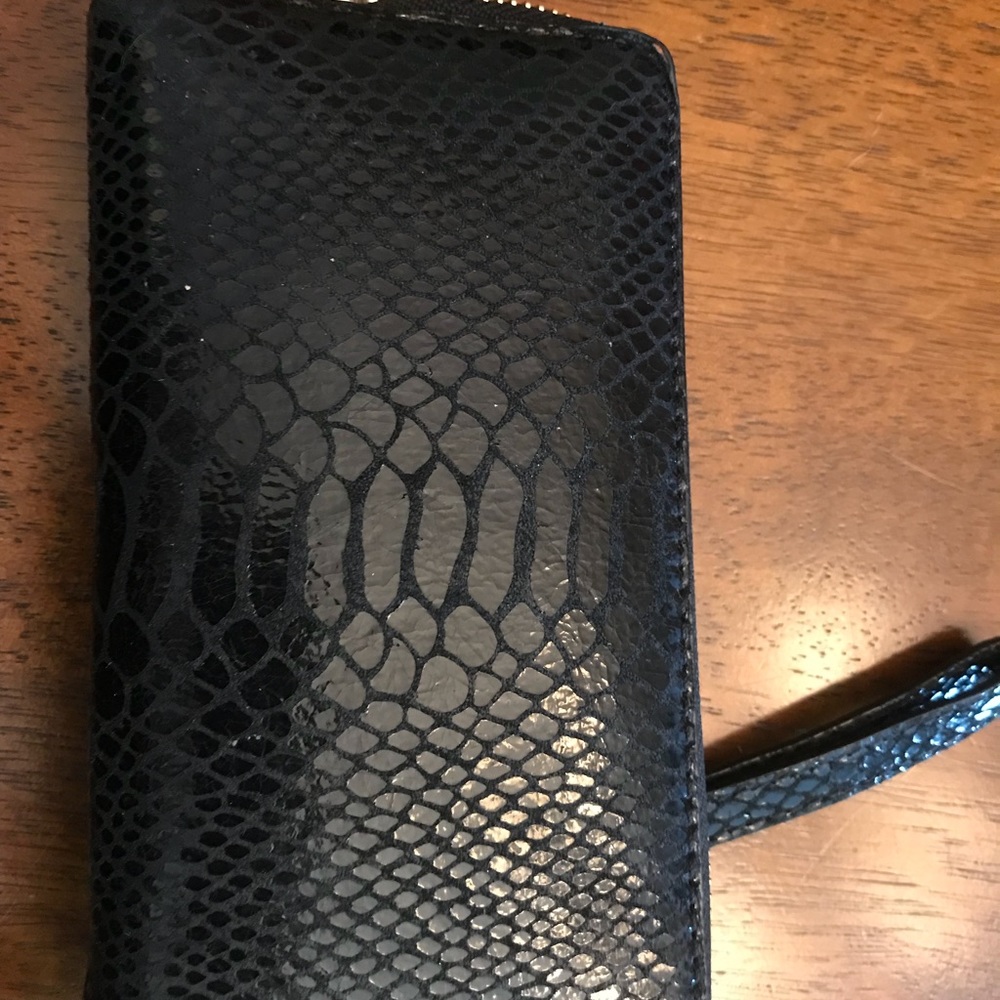 Michael Kors wristlet - Picture 3 of 4